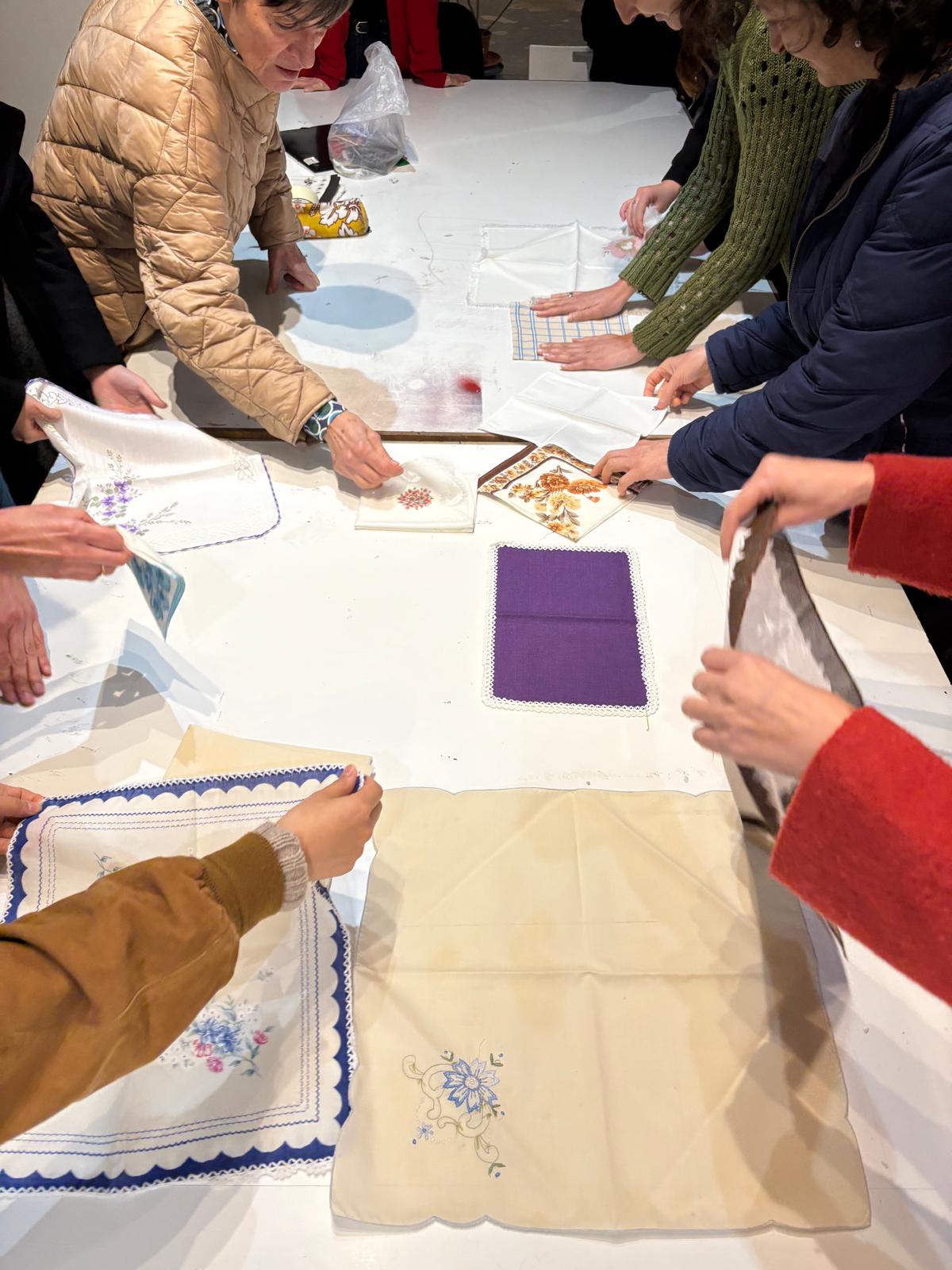 DECIR COSIENDO: EL BORDADO COMO LENGUAJE